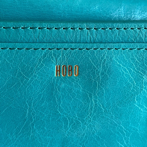 Hobo Leather Magnetic Closure adjustable strap with matching wallet - Picture 11 of 11